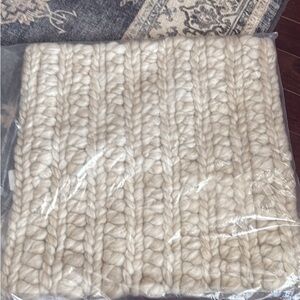Pottery Barn Chunky Knit Textured Throw Pillow Cover NWT